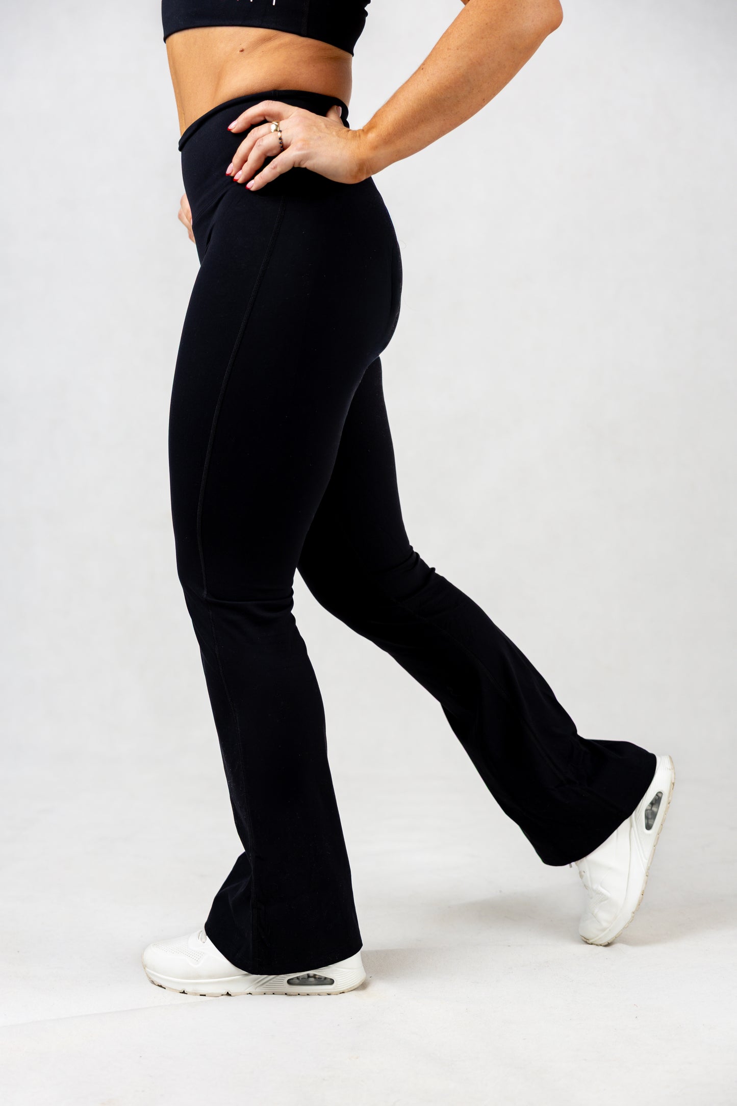 LIFT Flare Yoga Pants Sort